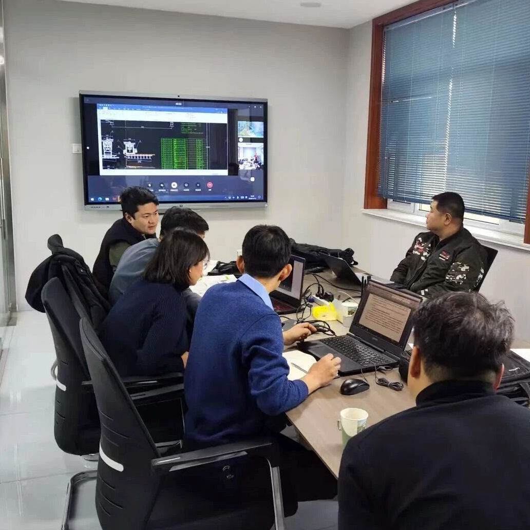 Belarus Delegation Visits HCR and Signs Contract for DJ Series Beam Erector